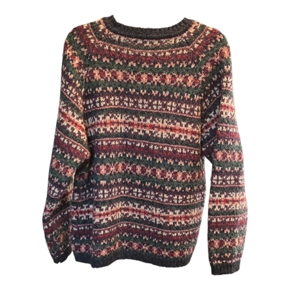 Cozy V-Neck Patterned Sweater - Picture 2 of 4